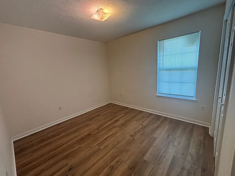 509 Phillips Ct — Photo 14