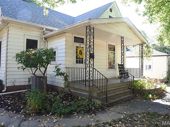 3rd image of 142 Springer Ave