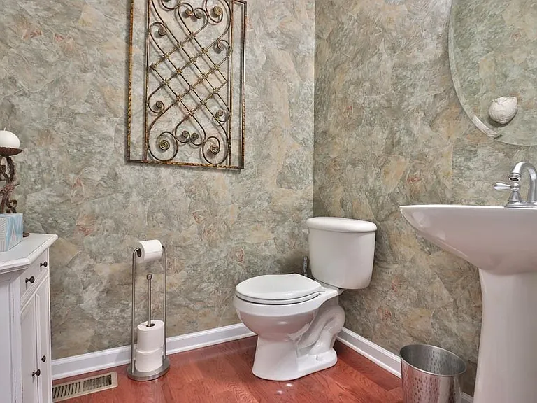 501 Grove Field Ct — Photo 11