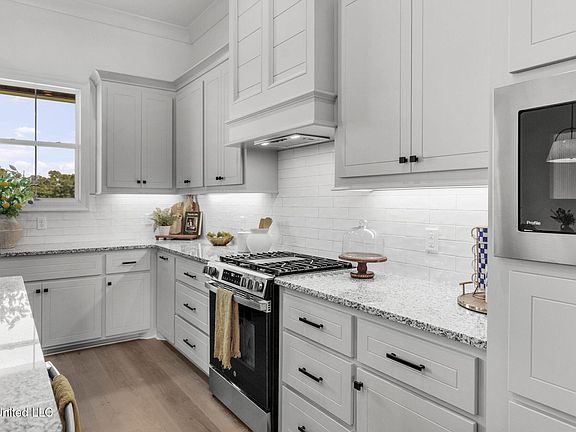 5th image of 227 Lizzy Ln