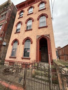 819 Findlay St, Cincinnati, OH, 45214