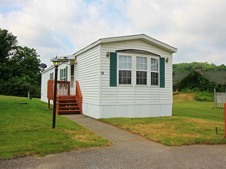 1st image of 10 Heritage Cir