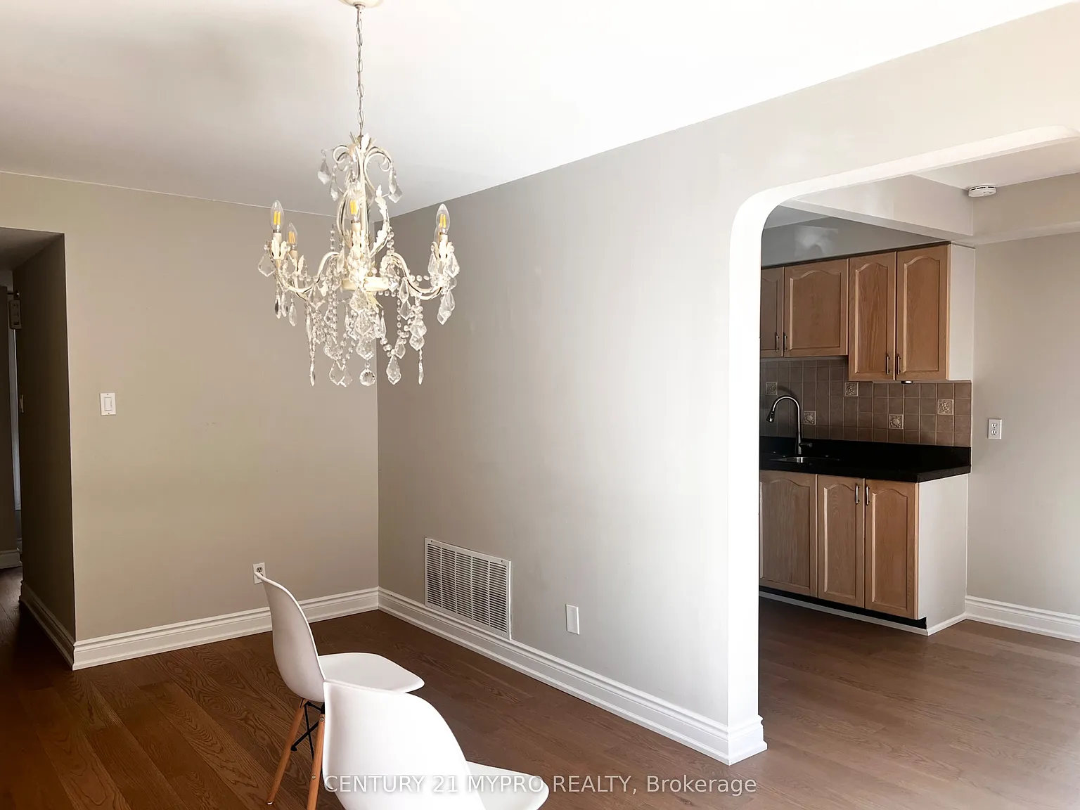 3 bed, $4,600 — Photo 3