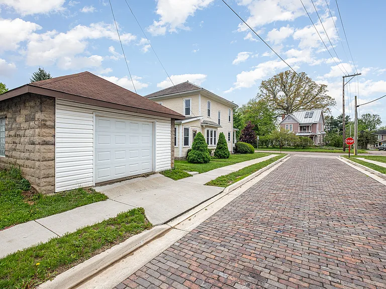 601 E Gambier St — Photo 26