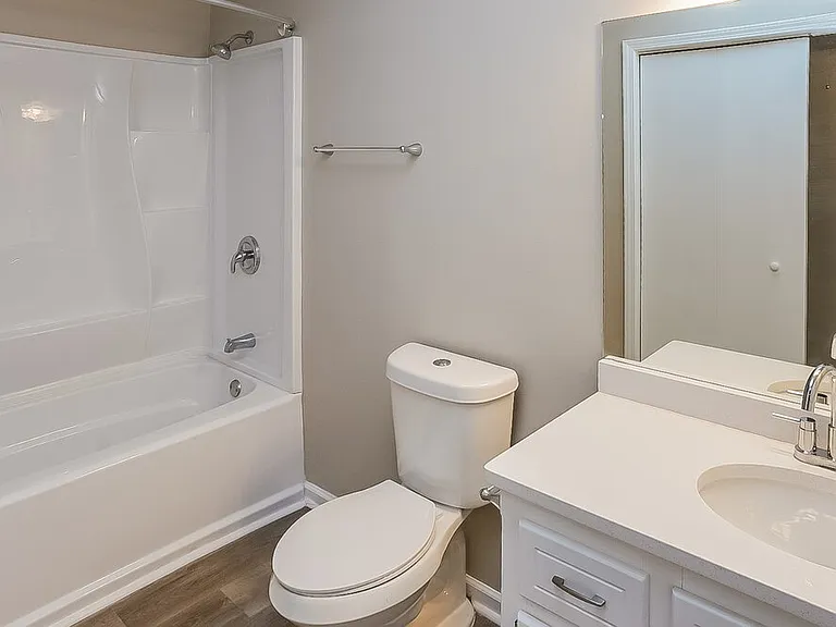 107 Cedar Creek Ct — Photo 16