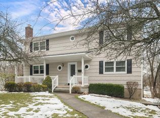 3 Bridle Ln, Nanuet, NY 10954