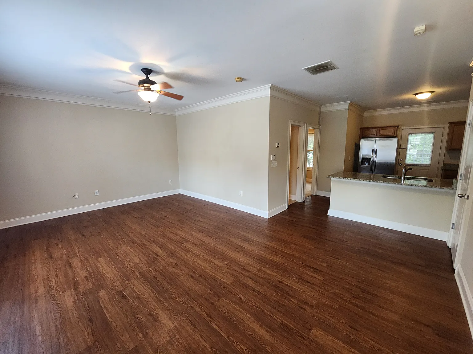 4 bed, 1575 sqft, $2,160 — Photo 2