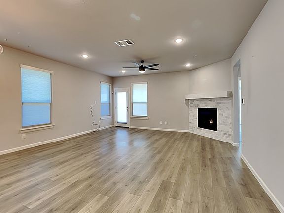 2nd image of 545 Hazeltine Rd