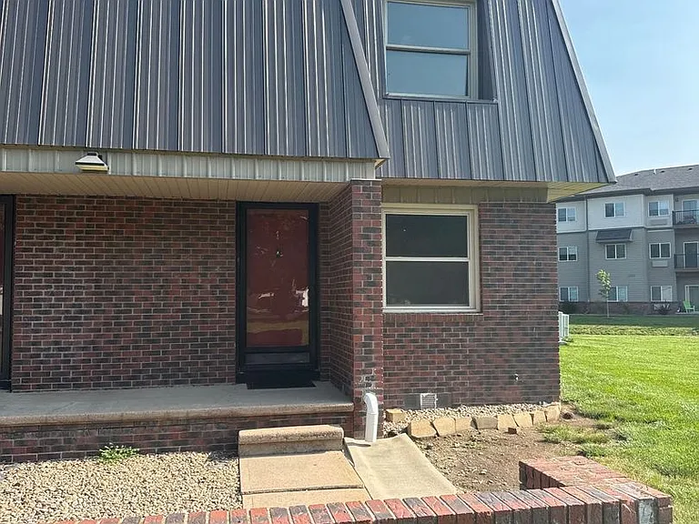 3100 Park Lane Dr — Photo 15