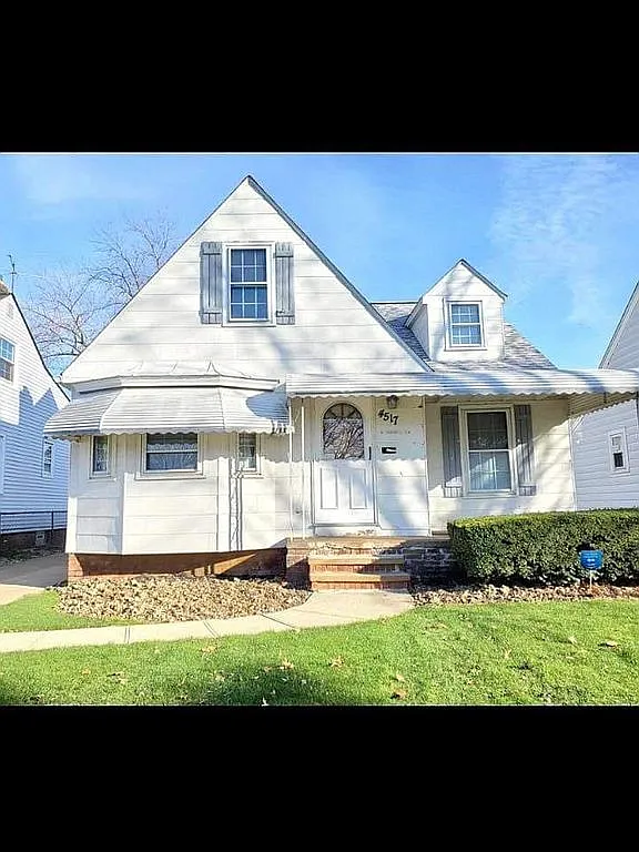 4517 W 174th St photo 1