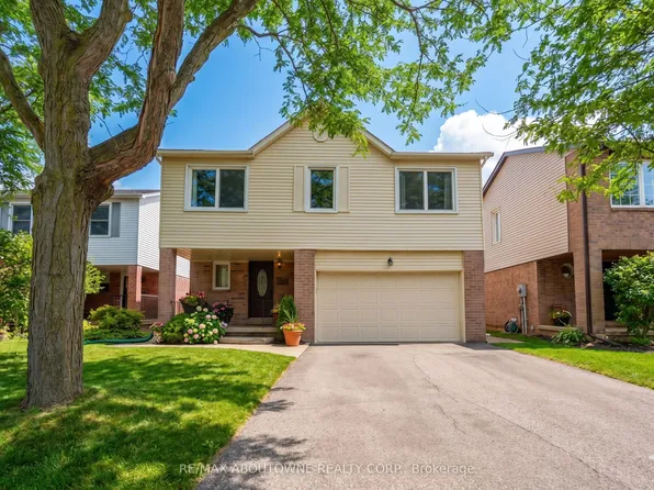 1148 Bridlewood Trl, Oakville, ON L6M 2L2