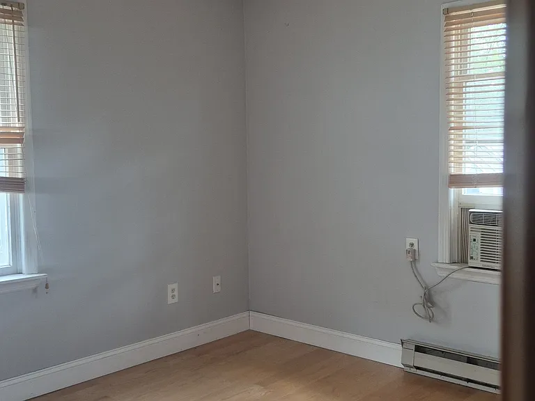 18-20 Somerville Rd #1 — Photo 13
