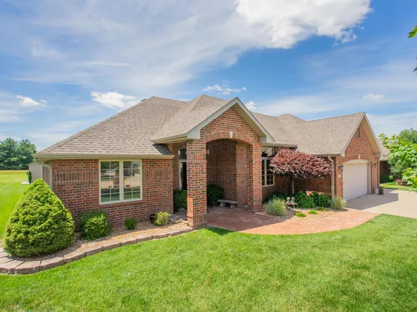 1525 S Village Lane, Bolivar, MO 65613