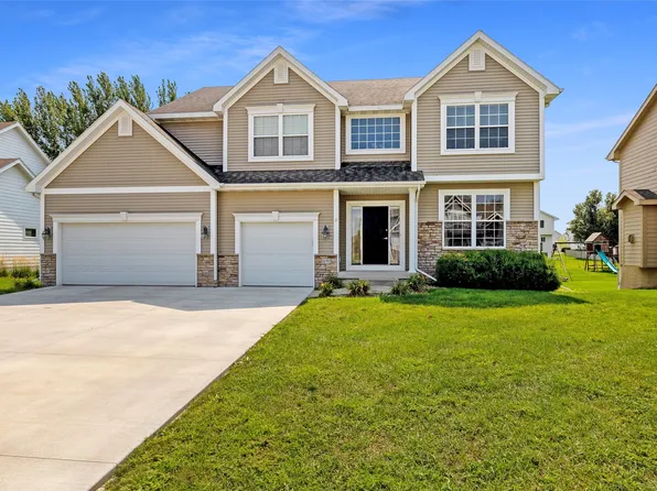 1690 SE Bell Dr, Waukee, IA 50263