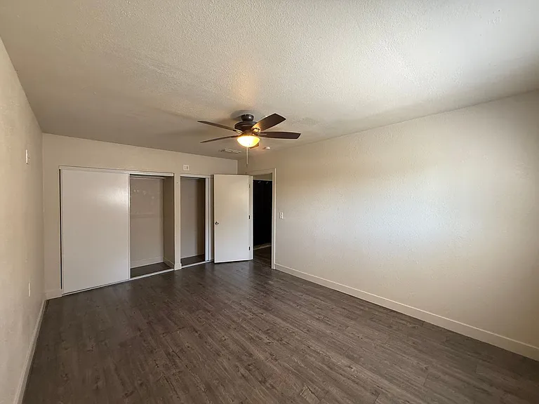2054 Hyannis Cir — Photo 24