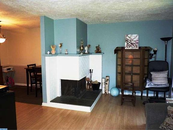 5th image of 1 Bradley Dr