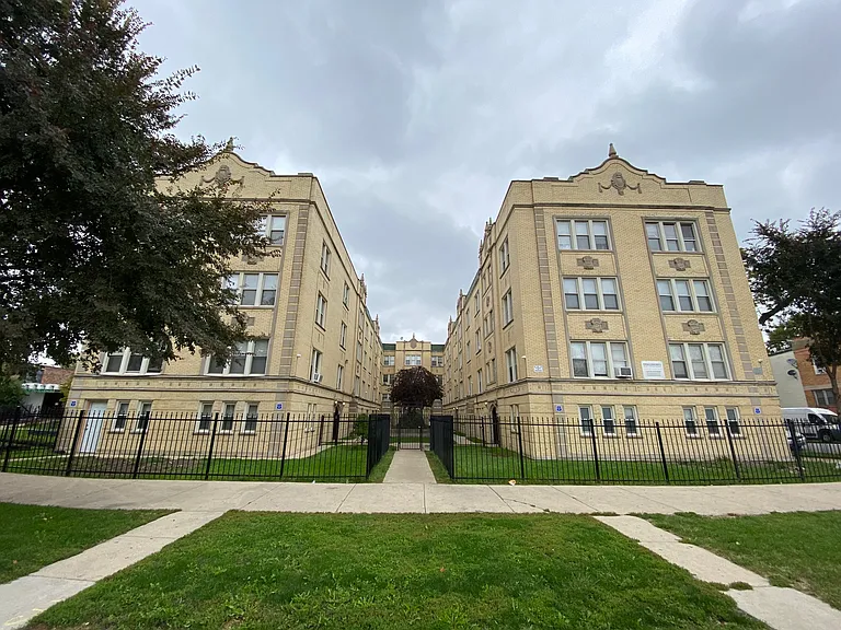 Emerald Apartments — Photo 16