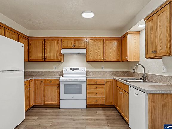 3rd image of 2630-2636 18th Ave SE