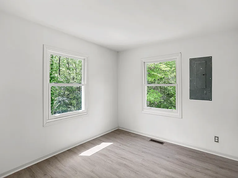 715 Corinth Rd — Photo 30