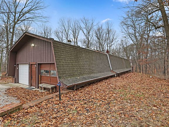 4th image of 585 W Hinshaw Dr