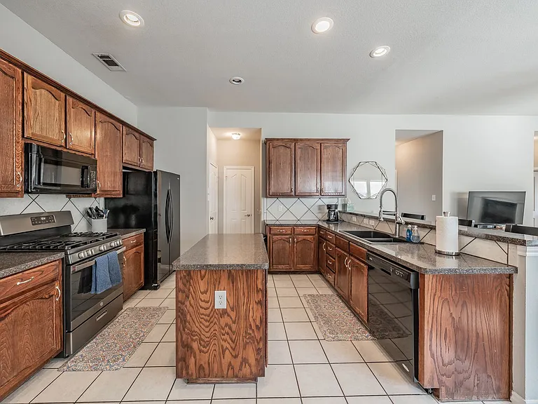 5112 Keating St — Photo 11