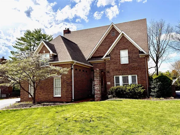 1027 Fairway St, Bowling Green, KY 42103