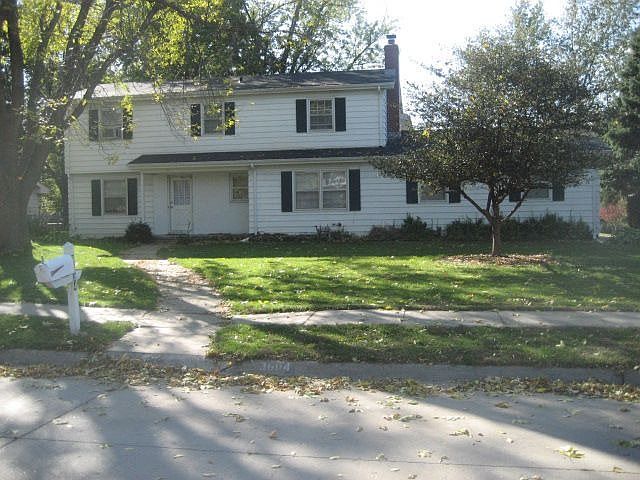 1st image of 3604 S 118th St