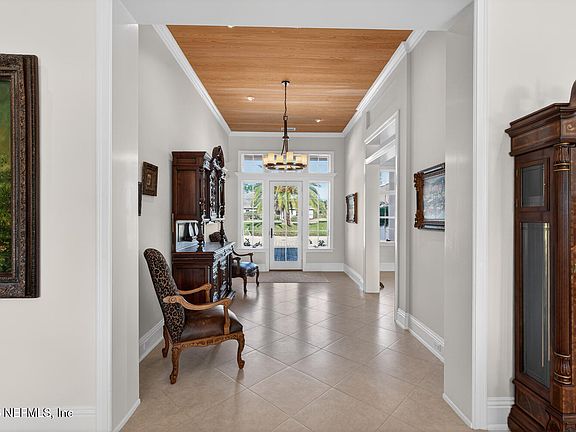 5th image of 7 CAPRI Court