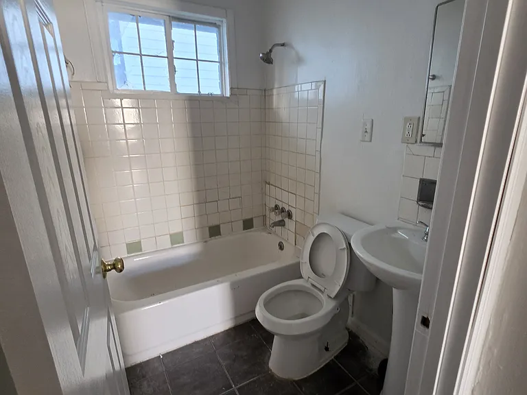 1109 Meharry Blvd #2 — Photo 7