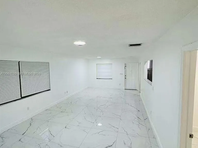 637 SW 1st St — Photo 5