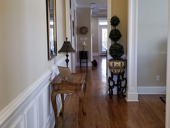 4th image of 2618 Farragut Way