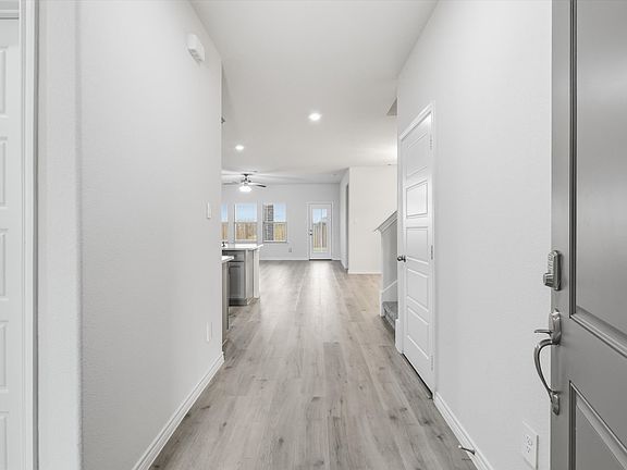3rd image of 10201 Sunnyview Ln