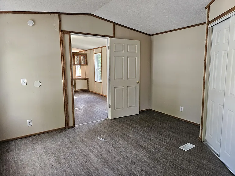 2096 N State Rd #48 — Photo 9