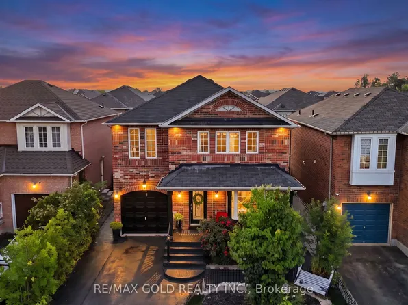 30 Schooner Dr, Brampton, ON L7A 3H3
