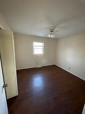218 Walter St — Photo 3
