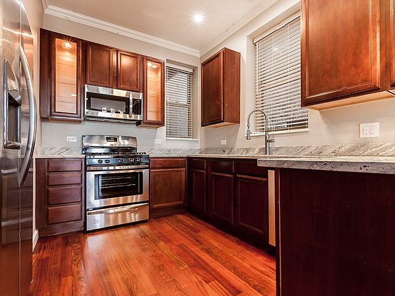 3rd image of 6501 S Kimbark Ave #4S