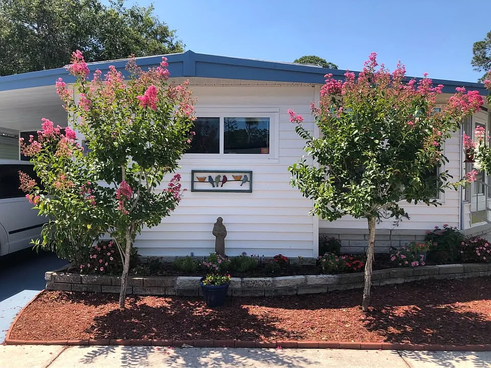 2 bed, $1,800 — Photo 1