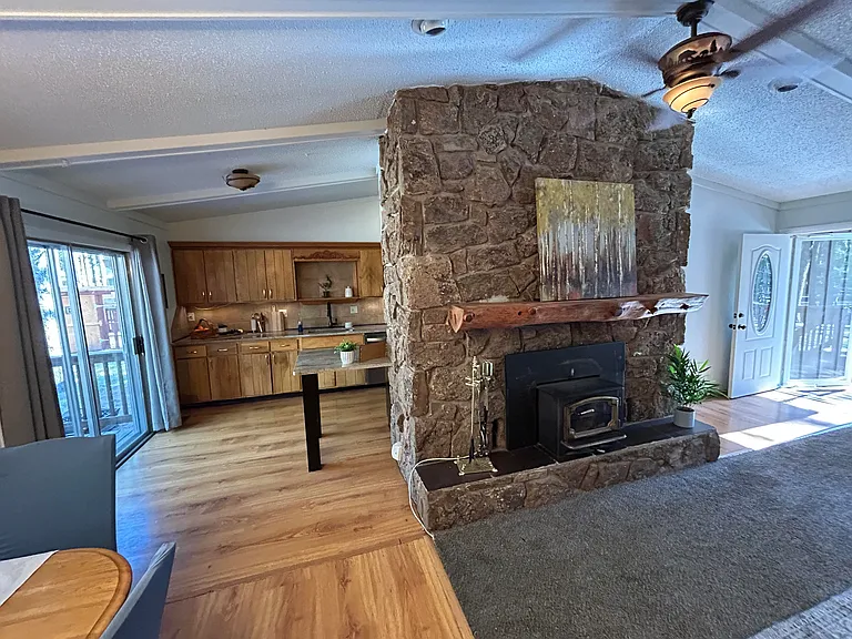 723 N Center St — Photo 4