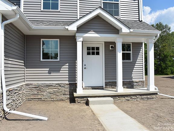 2nd image of 780 Eagle S Nest Ct