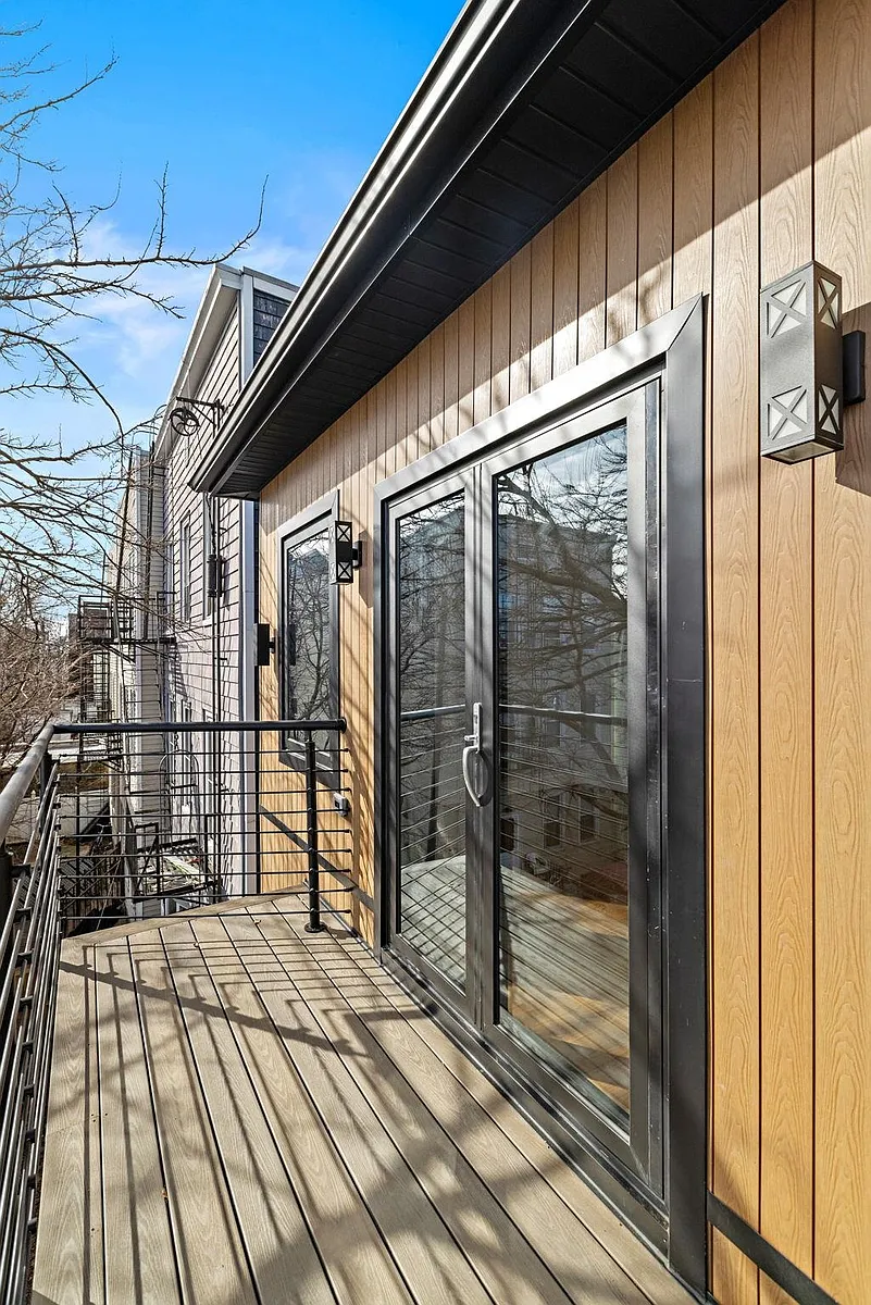 Building Photo - 482 Kennedy Blvd #2