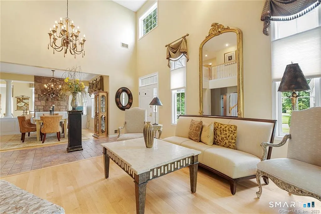 4 bed, 3.5 bath, 3334 sqft, $5,595 — Photo 4