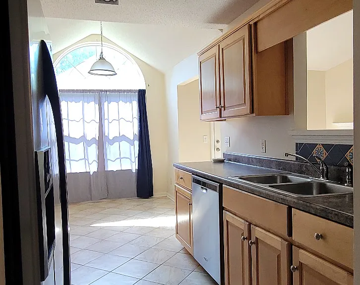 435 Creekside Cir — Photo 8