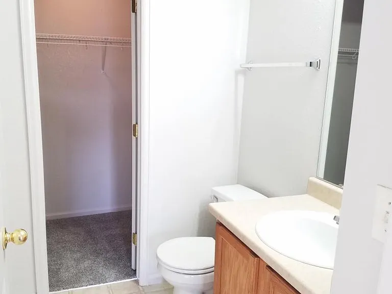 1691 Oak Creek Dr — Photo 12
