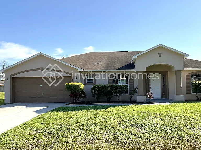 802 Autumn St SE — Photo 1