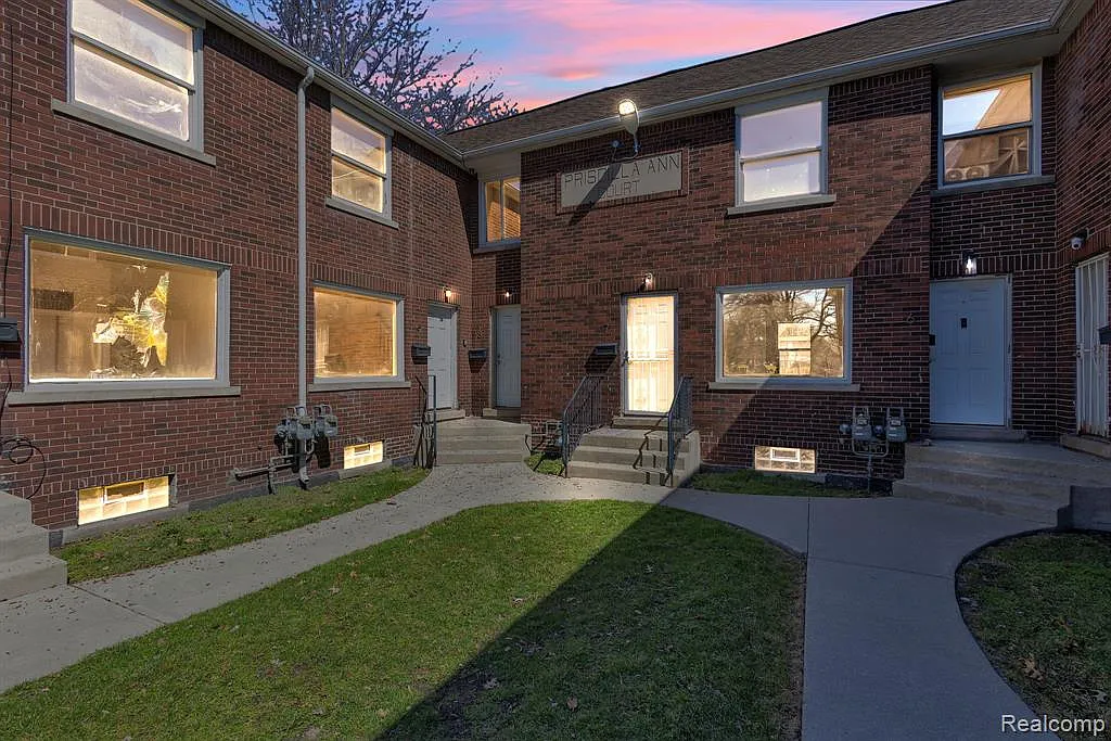 Building Photo - 764 Woodmere St