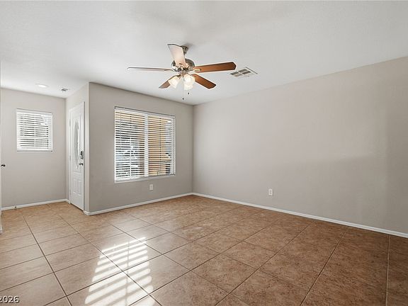 4th image of 11527 Giles St