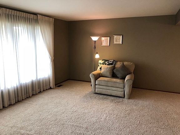 3rd image of 8306 Richards Ct