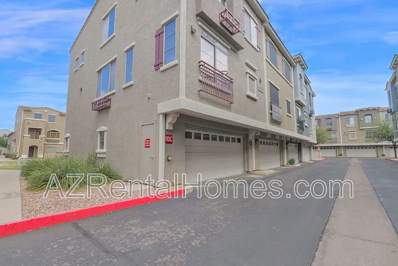 2402 E 5th St #1515