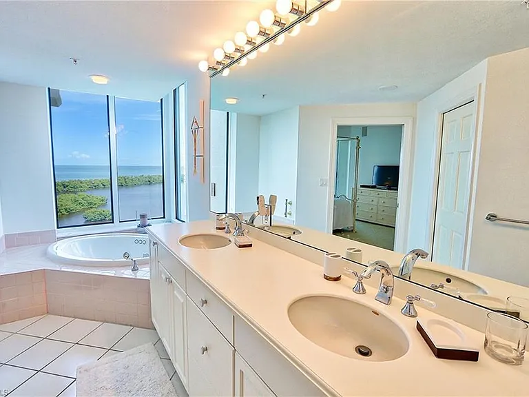 60 Seagate Dr #805 — Photo 24