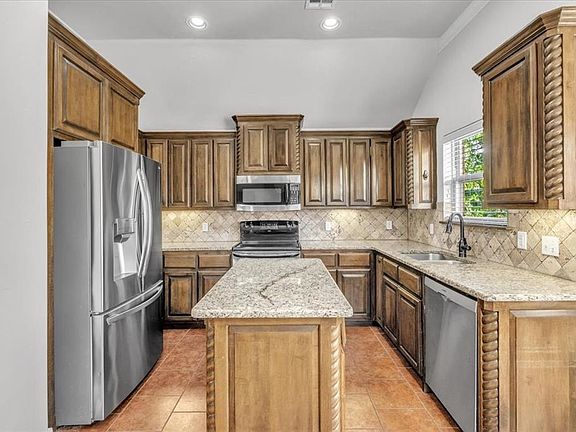 4th image of 2709 Busheywood Dr